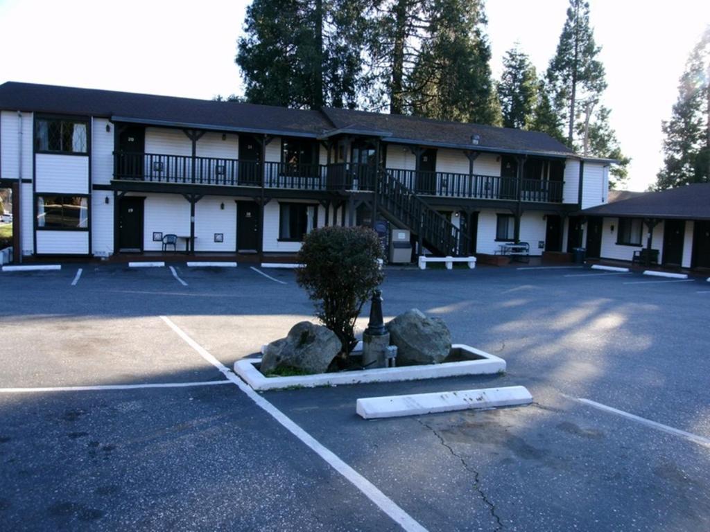 Motel Coach N Four Grass Valley Exterior foto